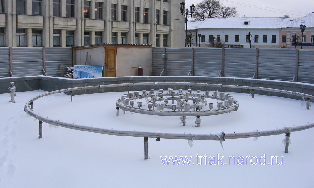 фонтан под снегом. Ярославль, декабрь 2008г.
