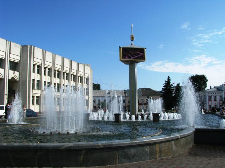 фонтан у администрации Ярославля. 2009